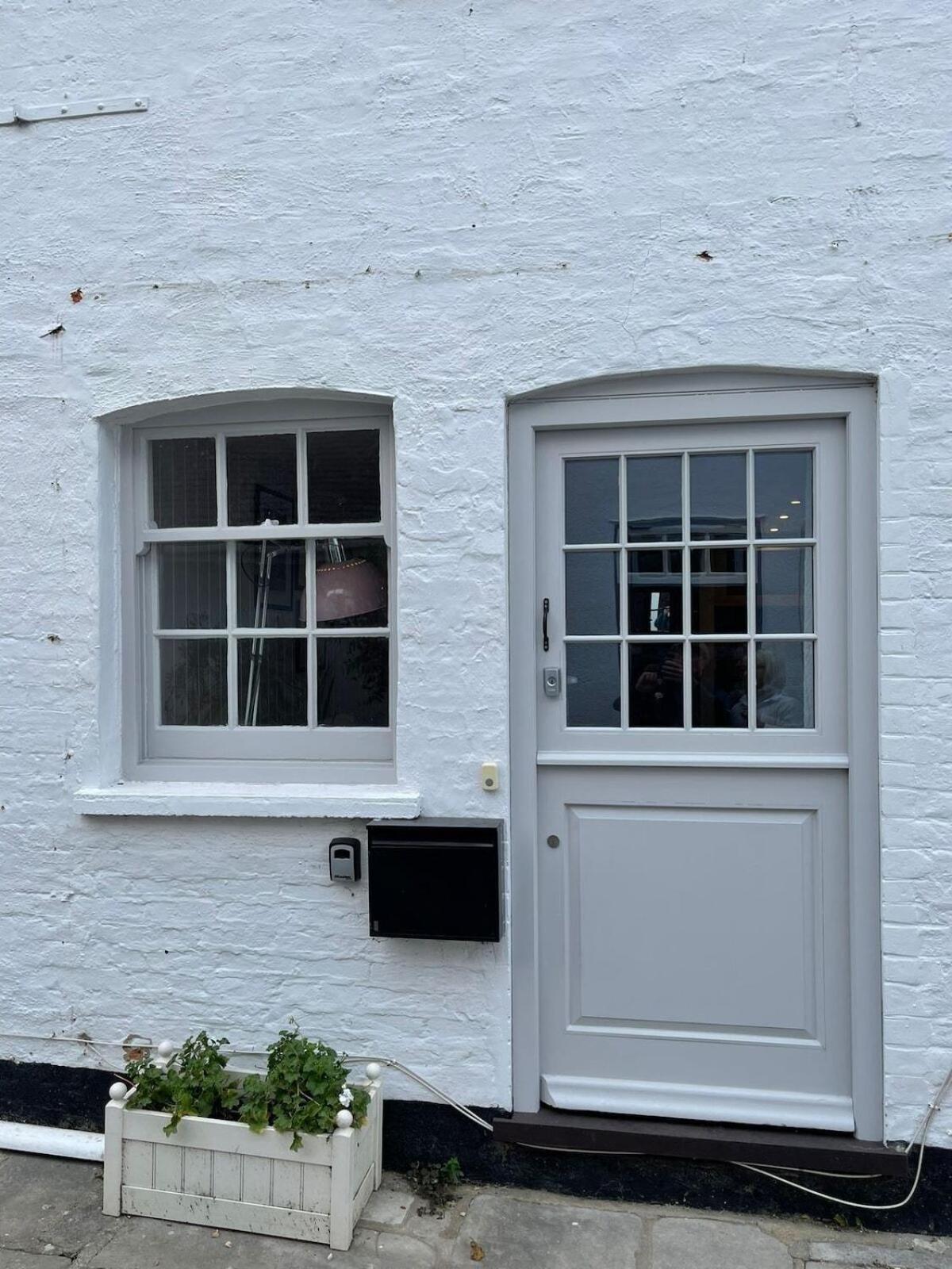 Stylish Cottage With Quay And River View リミントン エクステリア 写真