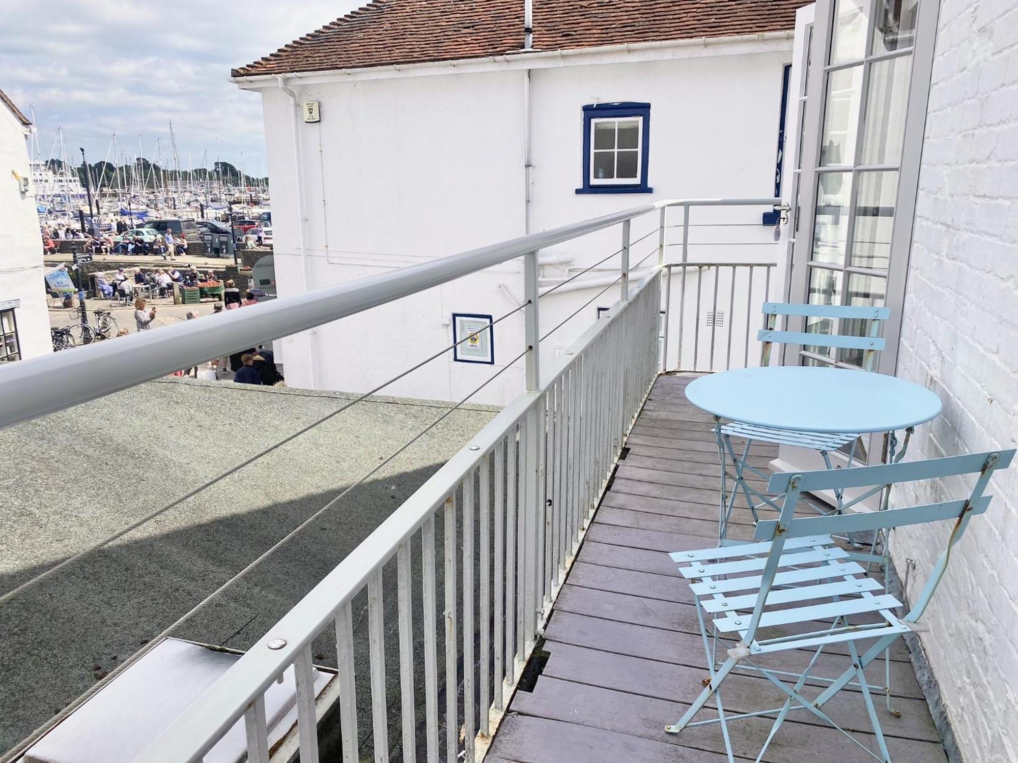 Stylish Cottage With Quay And River View リミントン エクステリア 写真