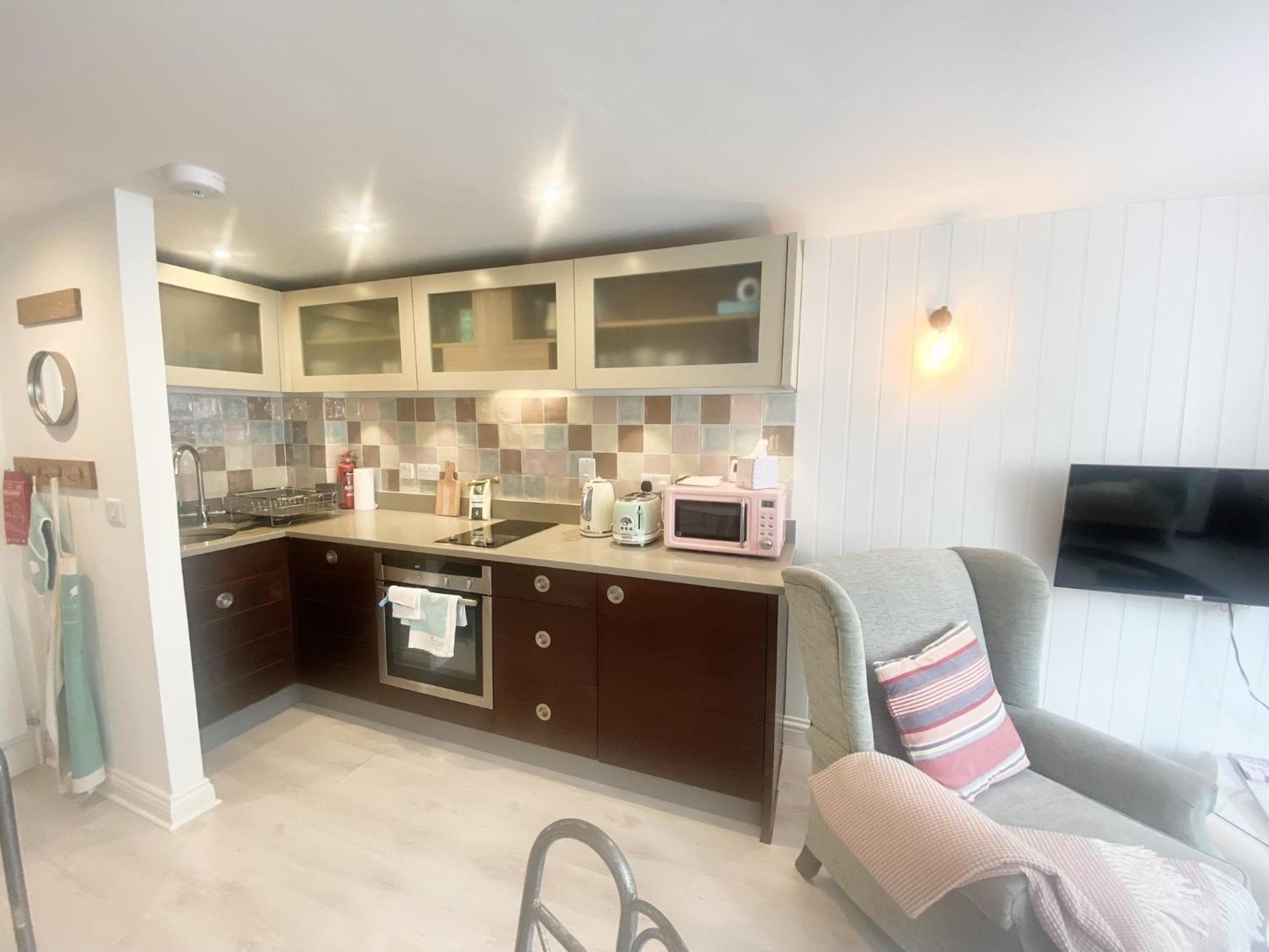 Stylish Cottage With Quay And River View リミントン エクステリア 写真