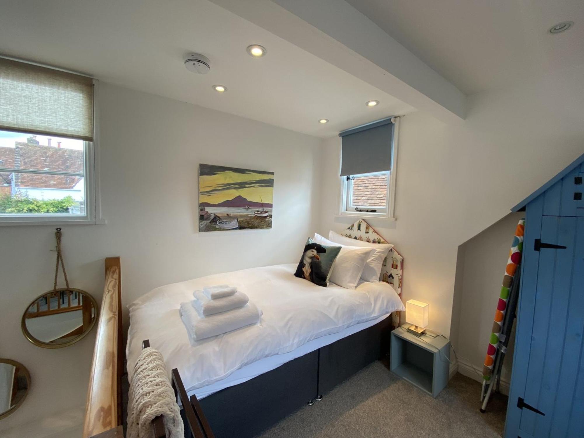 Stylish Cottage With Quay And River View リミントン エクステリア 写真