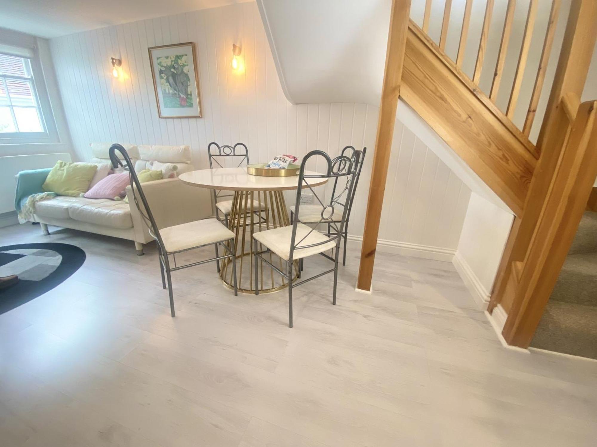 Stylish Cottage With Quay And River View リミントン エクステリア 写真