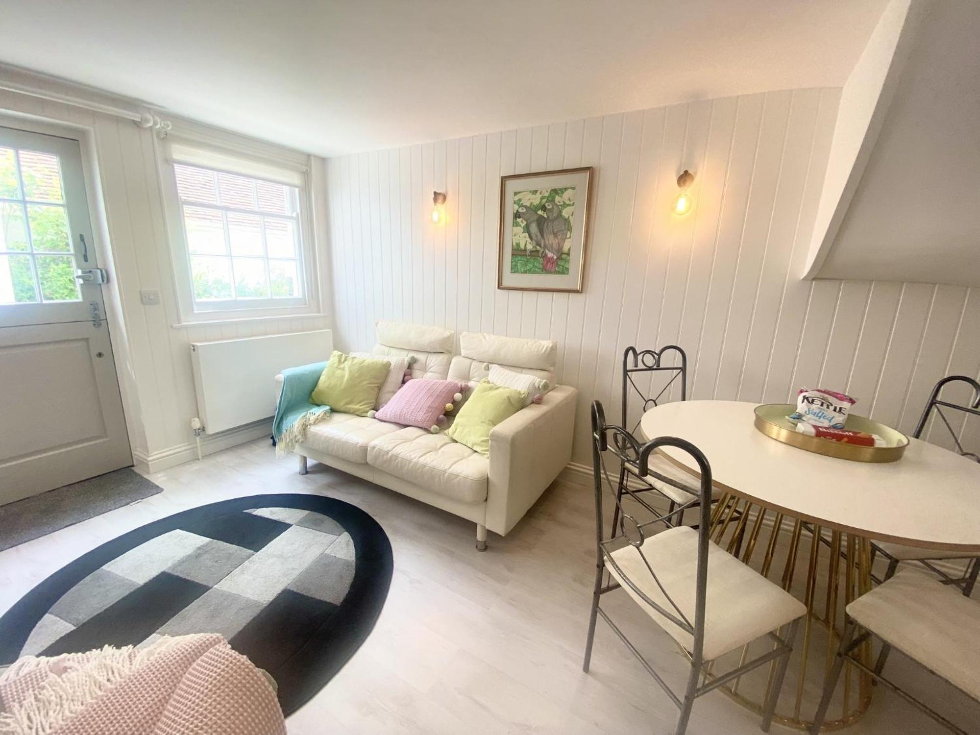 Stylish Cottage With Quay And River View リミントン エクステリア 写真